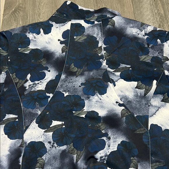 Zyia Active Pro Trainer full-zip jacket in a blue and black floral pattern./ L - Picture 9 of 11